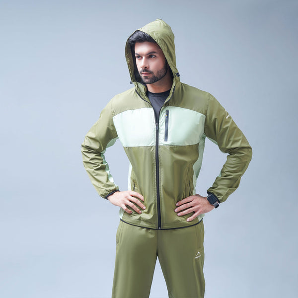 APOLLO Windbreaker Hoodie Mens - Parachute Supersoft 2411 100 110801 Army Green/Light Green